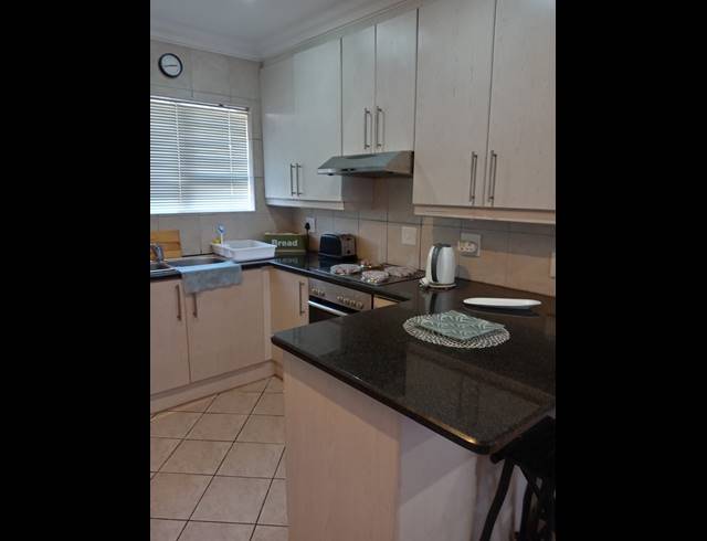 2 BEDROOM APARTMENT FOR SALE IN JEFFREYS BAY CENTRAL